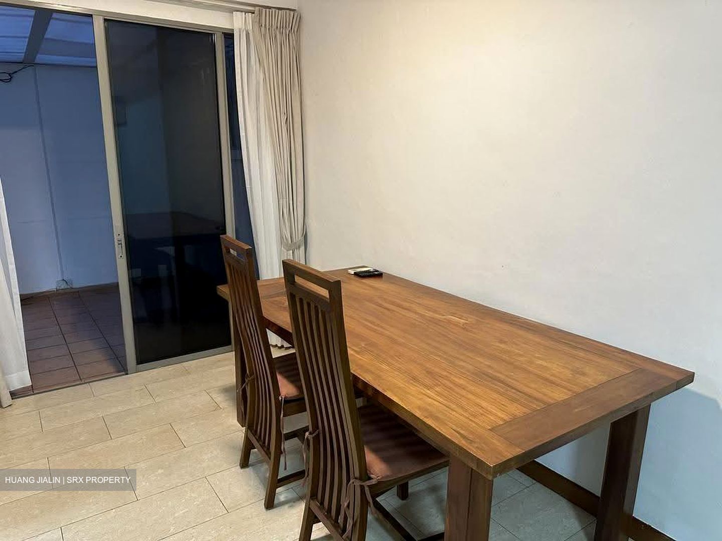 Dmanor (D16), Terrace #614983011
